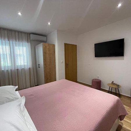 Apartmani Roko Baška Voda Zewnętrze zdjęcie