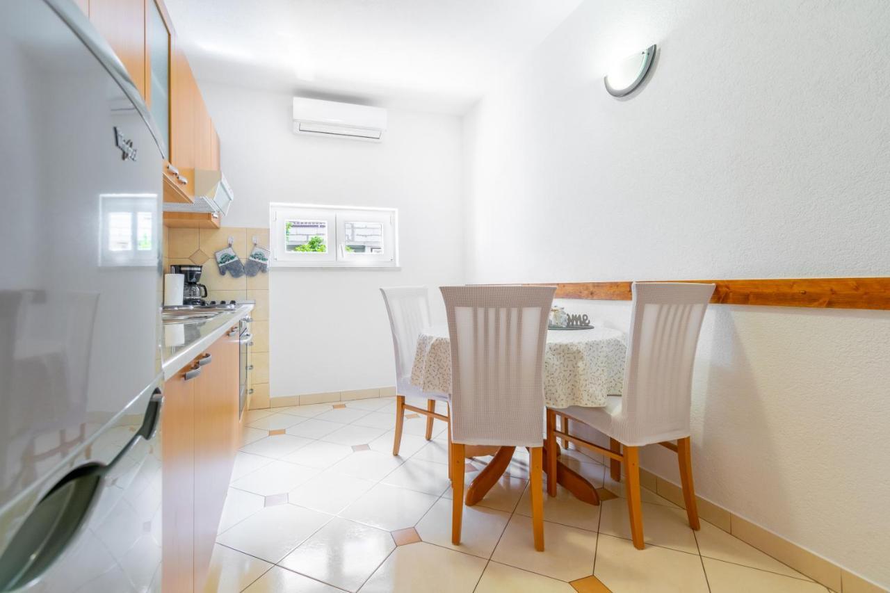Apartmani Roko Baška Voda Zewnętrze zdjęcie