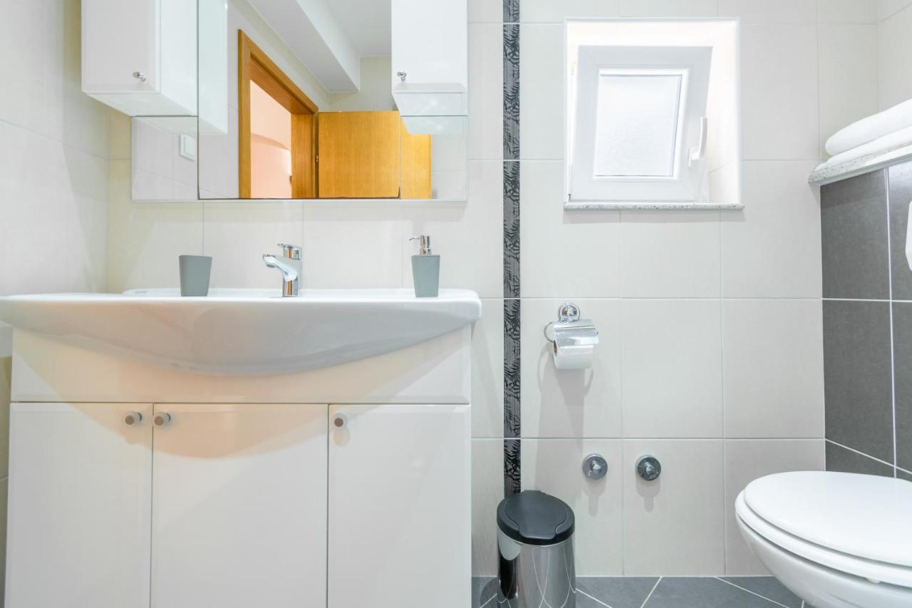 Apartmani Roko Baška Voda Zewnętrze zdjęcie