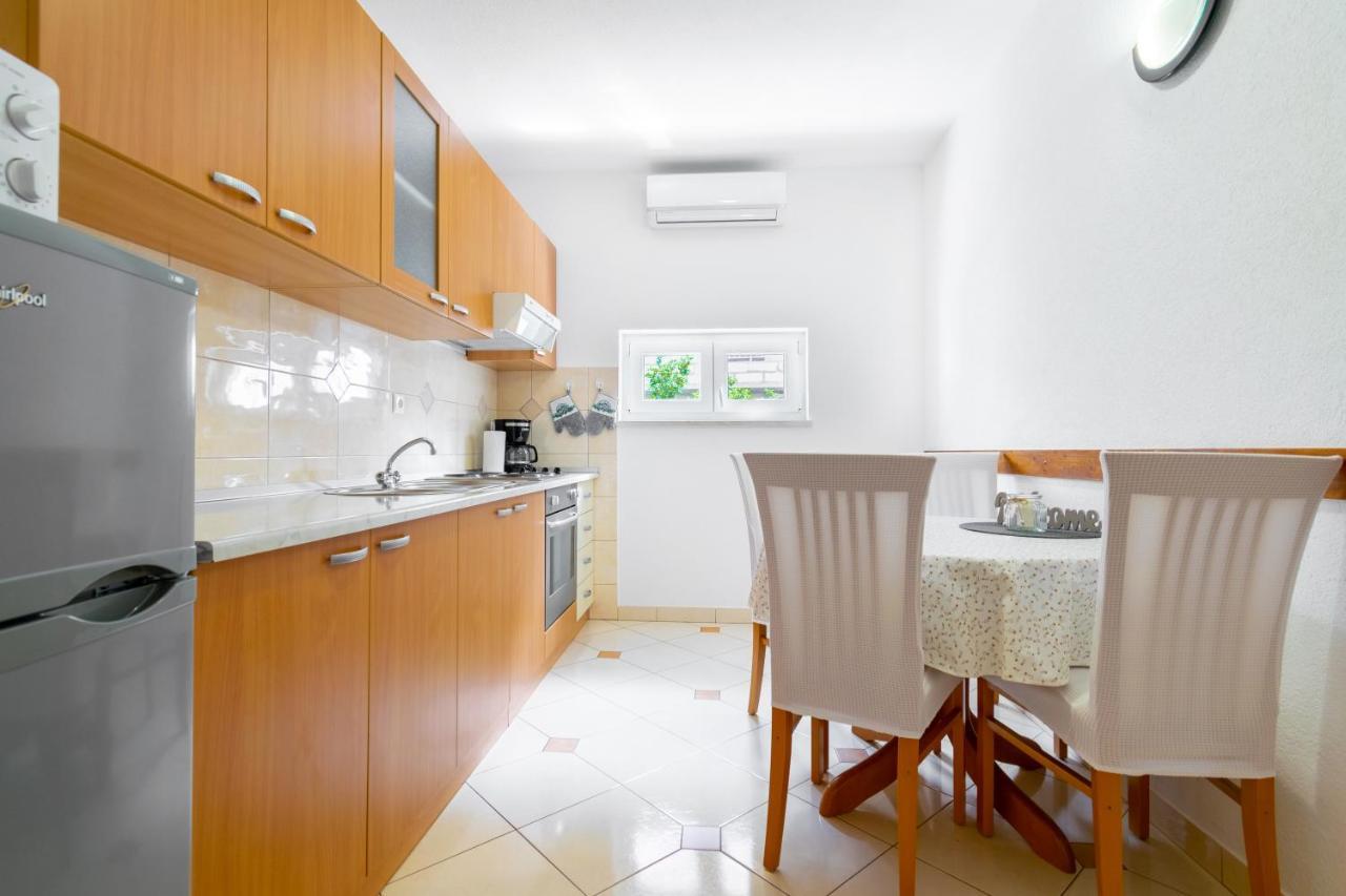 Apartmani Roko Baška Voda Zewnętrze zdjęcie
