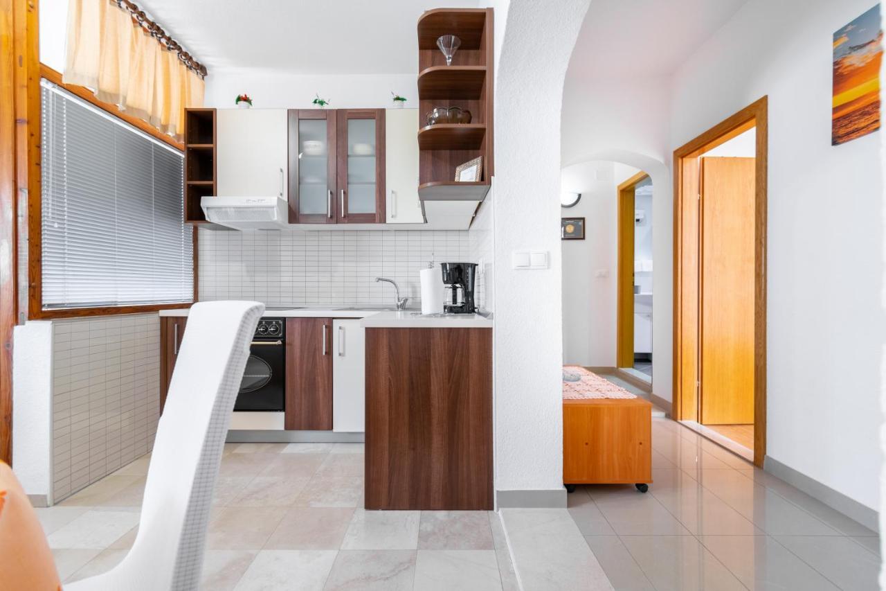 Apartmani Roko Baška Voda Zewnętrze zdjęcie